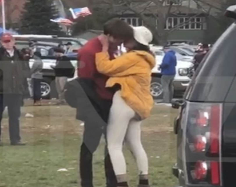 Video: Obama's daughter, Malia seen smoking a cigarette and kissing mystery  guy at first Harvard-Yale game